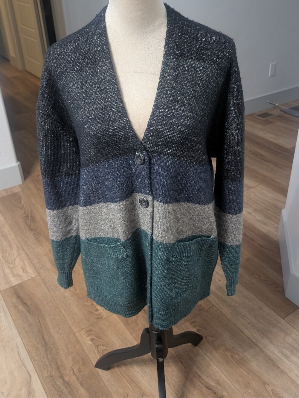 Button-Front Women's Colorblock Wool Blend Cardigan - Green/Gray/Navy
